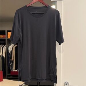 Nike yoga Men's Dark blue Short Sleeve Tee